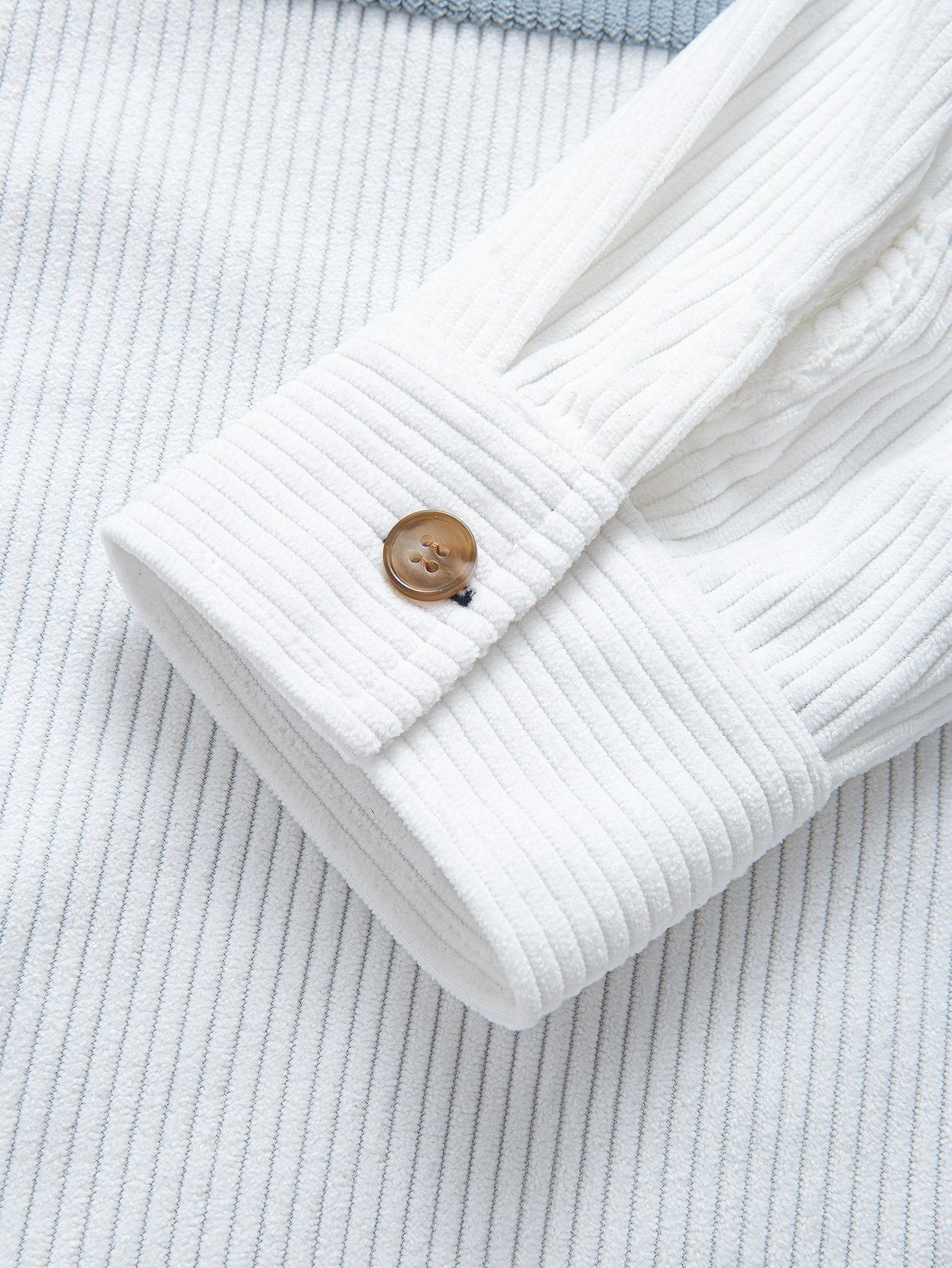 Chemise en velours côtelé à blocs de couleurs avec poches