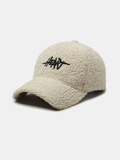 Casquette de baseball en peluche avec broderie cœur