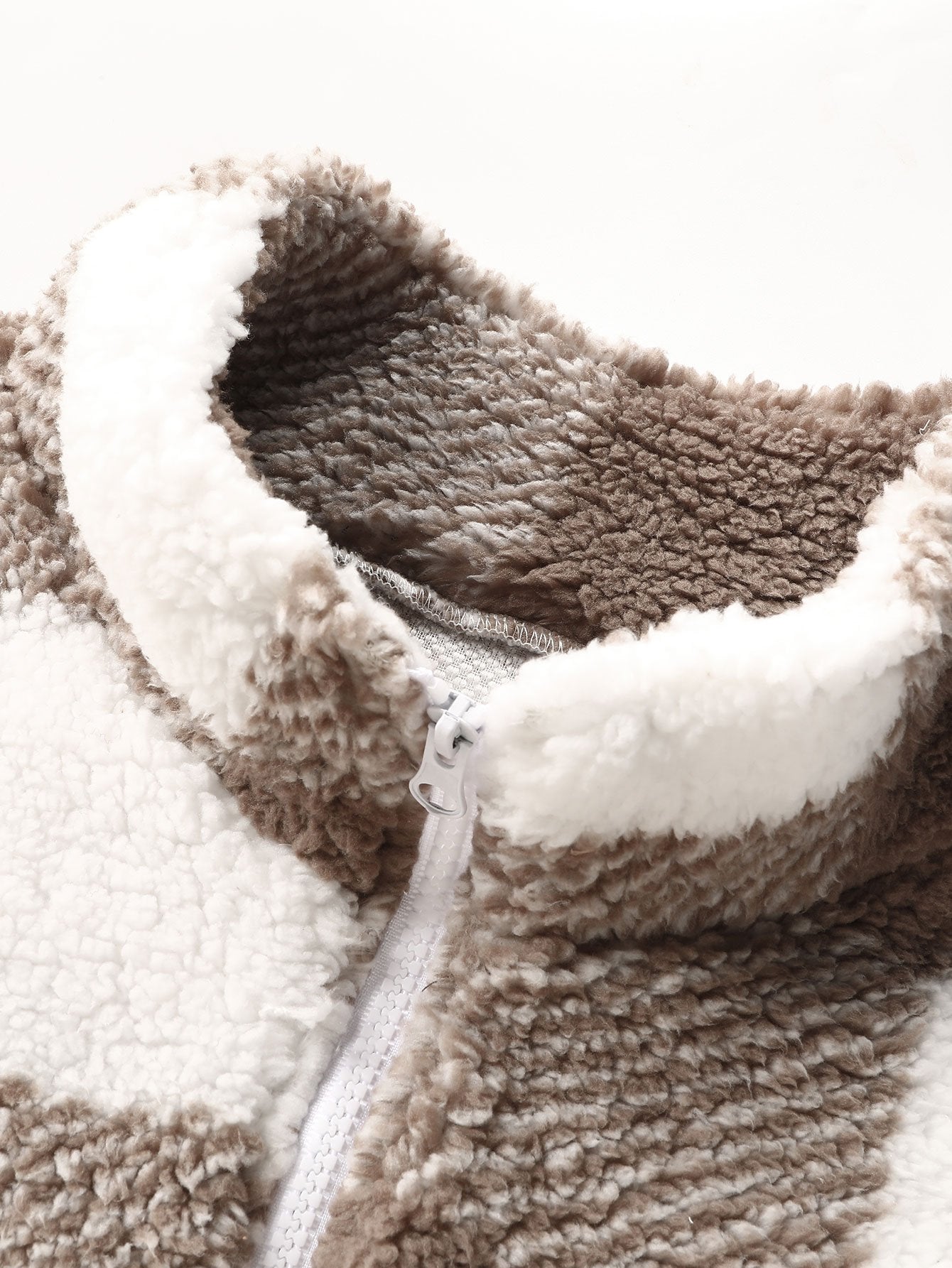 Sweat-shirt Teddy à carreaux et fermeture éclair quart de tour
