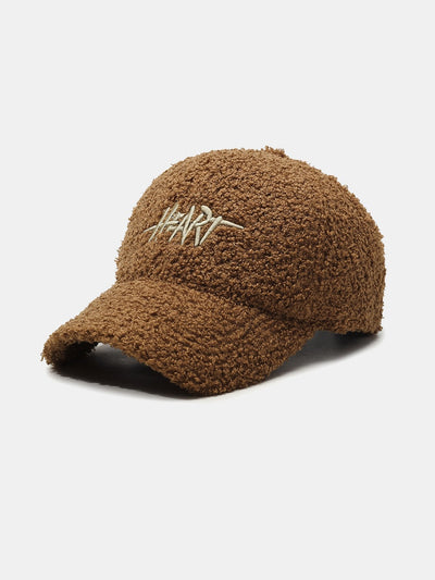 Casquette de baseball en peluche avec broderie cœur