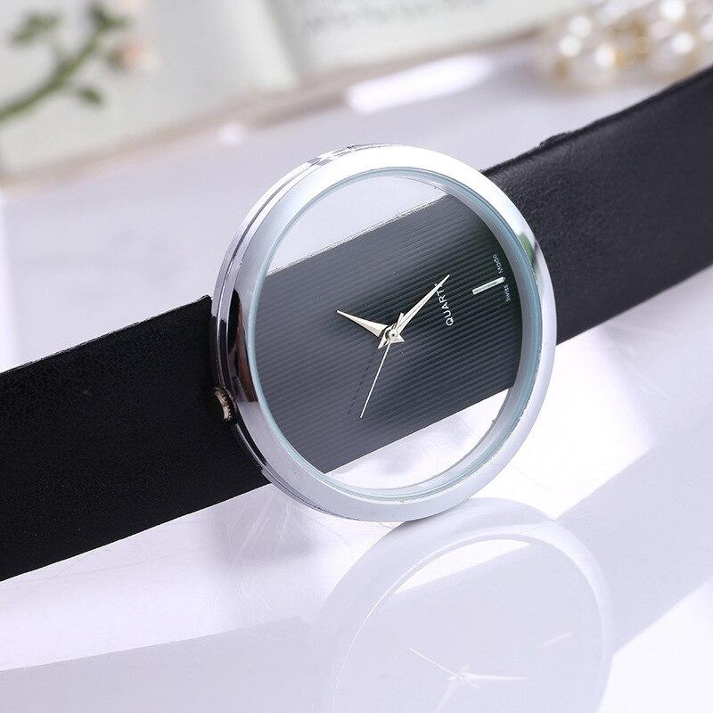 Montre Quartz Élégante à Cadran Transparent