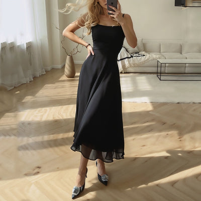 Robe midi femme – Tissu satiné fluide – Décolleté carré – Coupe évasée élégante