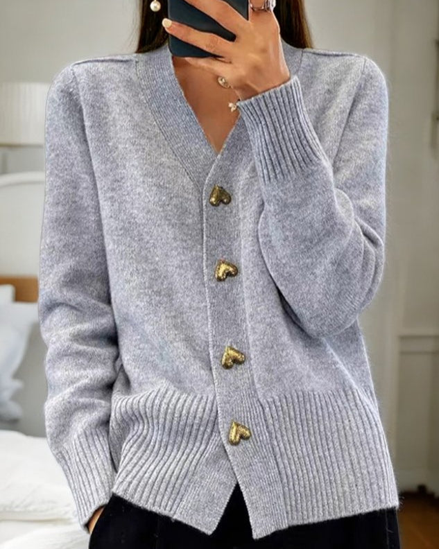 Livia | CARDIGAN ÉLÉGANT AVEC DES BOUTONS EN FORME DE CŒUR