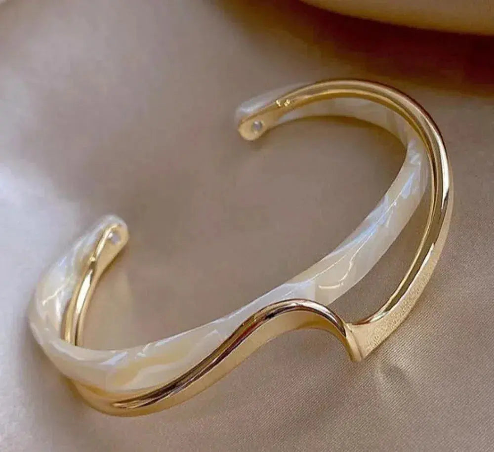 Opale blanc bracelet en or élégant