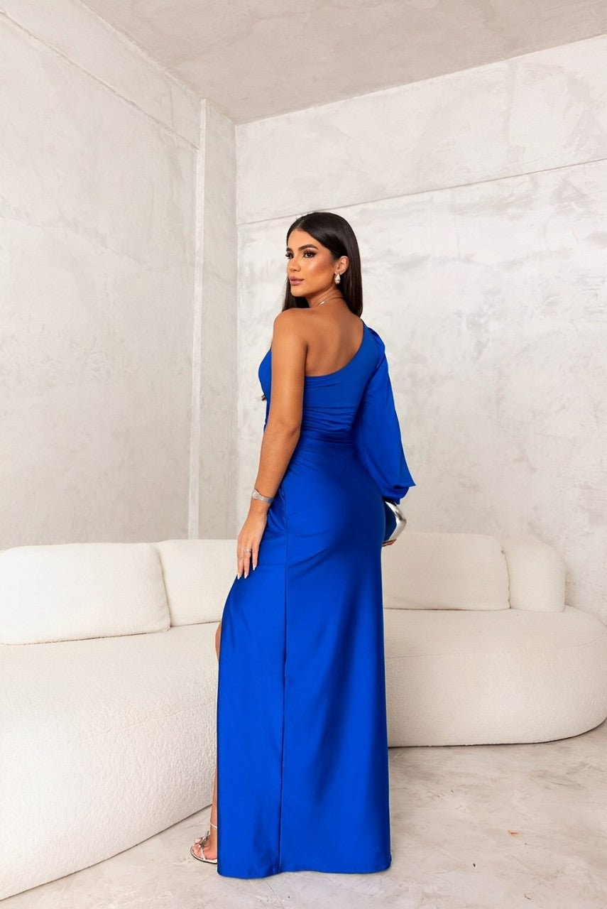 Robe à épaules nues avec fente latérale